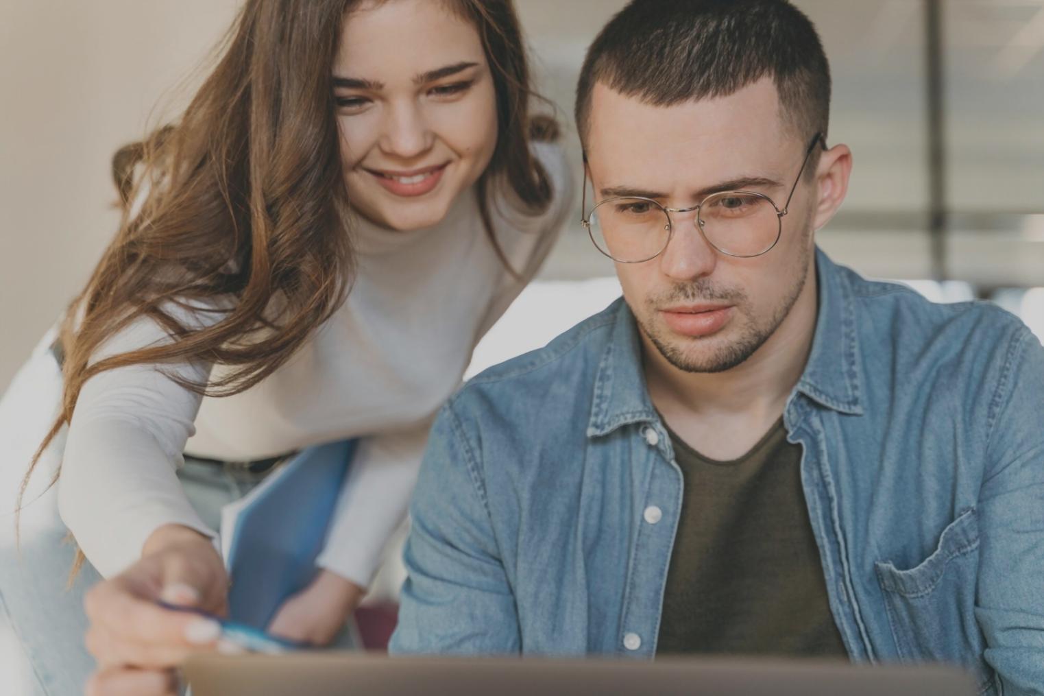Session de travail collaboratif sur un projet de modélisation réelle